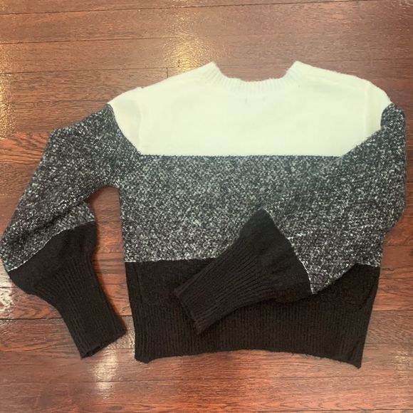 Heroes & Dreamers Colorblock Crewneck Sweater - Picture 7 of 7